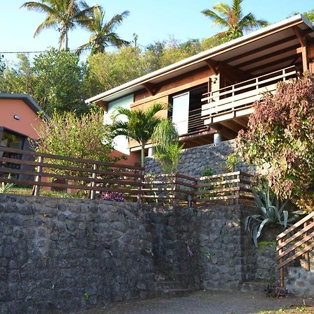 Villa Atypique Le Chat Perche De Grand Anse Petite-Ile Exterior photo